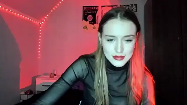 tinyglow online show from March 5, 2026, 7:43 pm