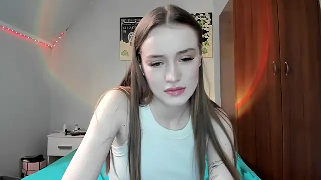 tinyglow online show from February 20, 2026, 11:50 pm