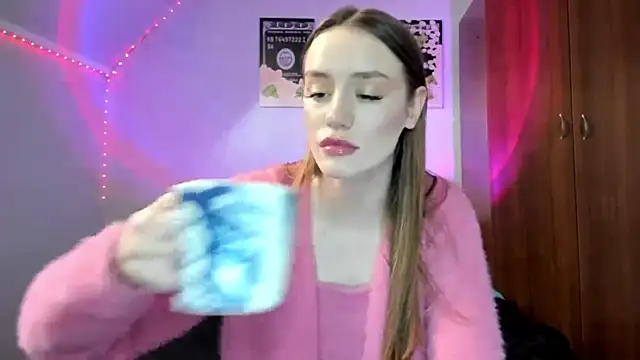 Snapshot of tinyglow chatting on December 22, 2025, 6:52 pm tinyglow online show from December 22, 2025, 6:52 pm