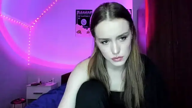 tinyglow online show from February 14, 2026, 9:59 pm