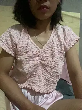 Trangbabylove online show from July 2, 2026, 3:23 am