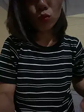 Trangbabylove online show from July 19, 2026, 2:53 am