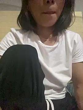 Trangbabylove online show from June 14, 2026, 7:48 pm
