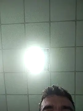 platone09 online show from November 7, 2025, 2:21 pm