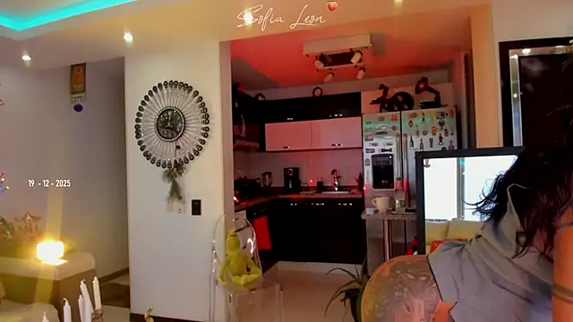 sofiasexhot online show from December 19, 2025, 1:02 pm