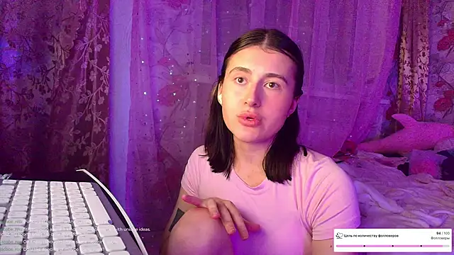 Snapshot of KristinaScott chatting on January 5, 2026, 6:22 pm KristinaScott online show from January 5, 2026, 6:22 pm