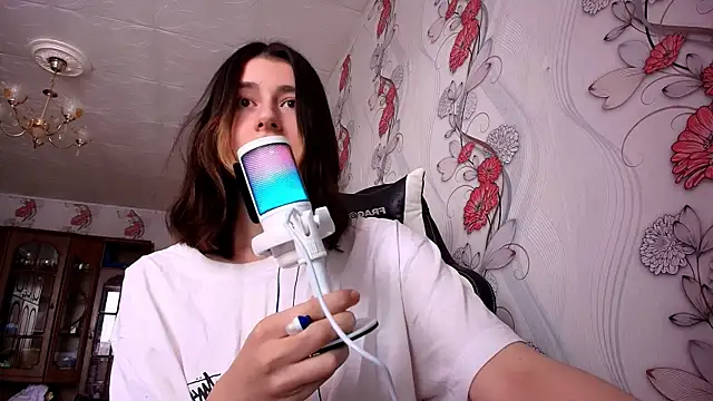 Snapshot of KristinaScott chatting on January 13, 2026, 12:09 pm KristinaScott online show from January 13, 2026, 12:09 pm