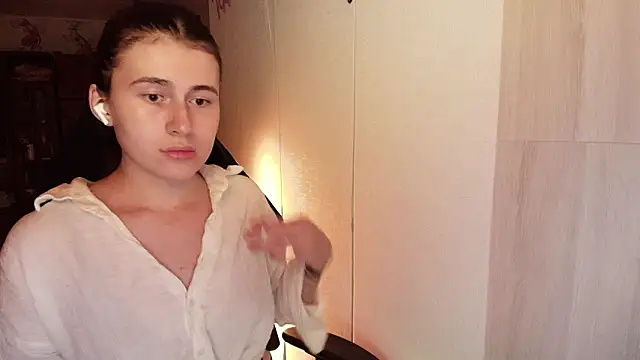 KristinaScott online show from February 28, 2026, 6:40 pm