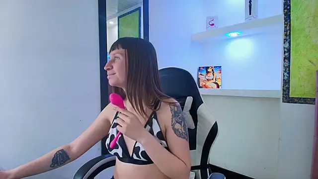 Snapshot of Smith_rosse chatting on November 18, 2025, 3:54 am Smith rosse online show from November 18, 2025, 3:54 am