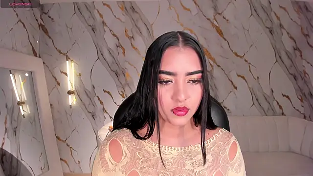 SophieLanne online show from January 12, 2026, 5:36 am