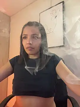 LaraDanverss online show from April 14, 2026, 8:36 pm