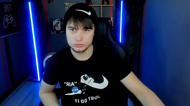 Snapshot of AlejandroEllias chatting on January 18, 2026, 8:56 pm AlejandroEllias online show from January 18, 2026, 8:56 pm