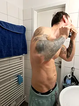 Snapshot of Mystery_Mark chatting on February 4, 2026, 5:41 pm Mystery Mark online show from February 4, 2026, 5:41 pm