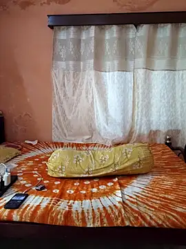 Cute-richa1 online show from March 18, 2026, 2:04 am