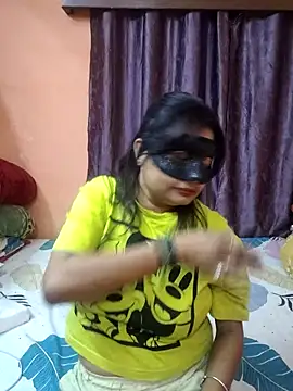 Cute-richa1 online show from January 9, 2026, 1:40 pm