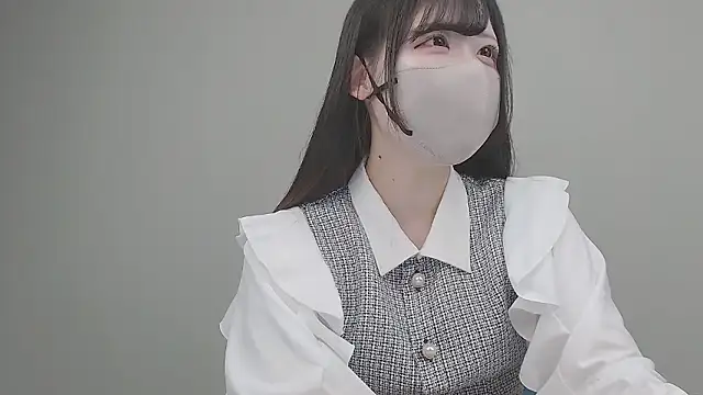 Snapshot of Hina_zzz chatting on November 19, 2025, 6:02 am Hina zzz online show from November 19, 2025, 6:02 am