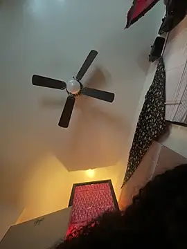 Motherbigbus online show from March 20, 2026, 7:09 am