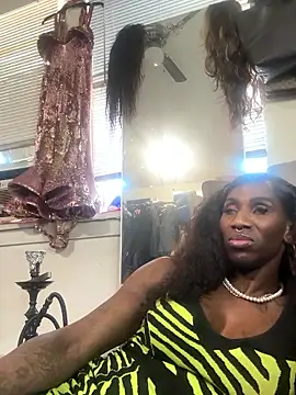 Motherbigbus online show from April 1, 2026, 9:56 pm