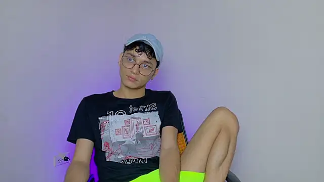 andrew dann online show from November 28, 2025, 4:01 am