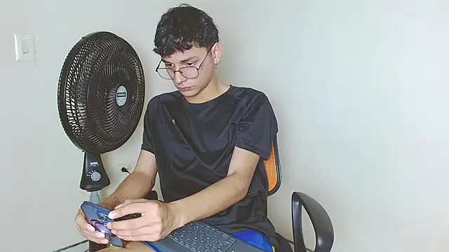 andrew dann online show from November 20, 2025, 9:04 pm