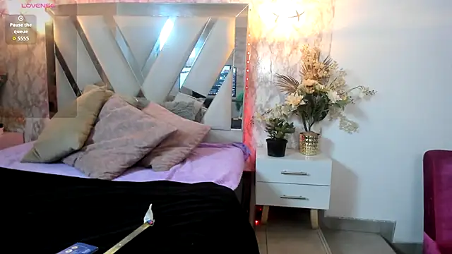 LILITH LIBELULA online show from December 4, 2025, 7:24 pm