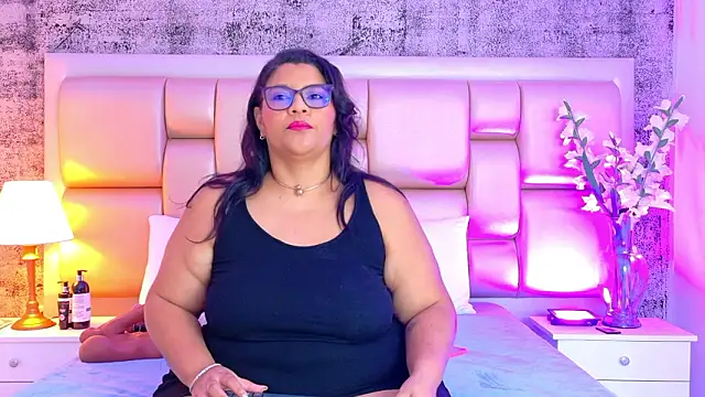 SelennaCooper online show from March 7, 2026, 11:49 am