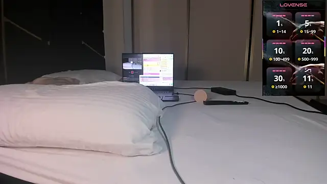 issabellaa04 online show from March 27, 2026, 8:26 am