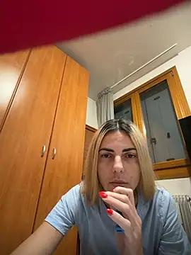 feliciafelon online show from December 5, 2025, 8:28 pm