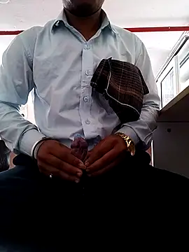 Snapshot of Shivona chatting on December 1, 2025, 6:36 am Shivona online show from December 1, 2025, 6:36 am