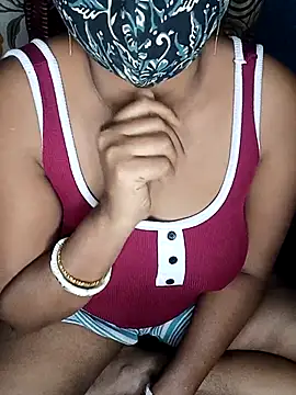 arpitaroy0 online show from November 19, 2025, 2:17 pm