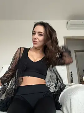 lunababy77 online show from February 21, 2026, 3:03 pm