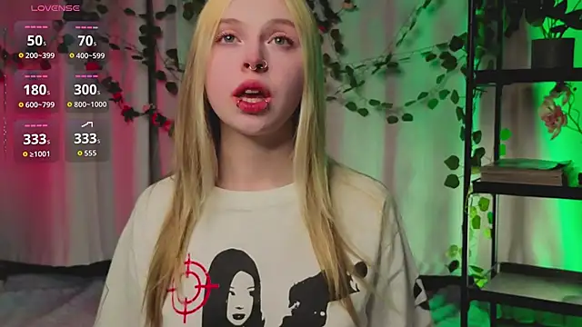 Snapshot of ElvenQueen chatting on February 15, 2026, 3:11 pm ElvenQueen online show from February 15, 2026, 3:11 pm