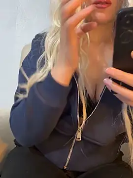 Manolya3434 online show from November 17, 2025, 6:23 pm