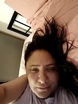 Snapshot of mi_vitor chatting on November 17, 2025, 10:19 am mi vitor online show from November 17, 2025, 10:19 am