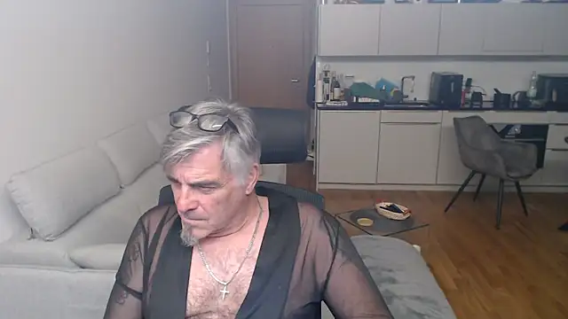 Buidapest online show from April 4, 2026, 4:30 am