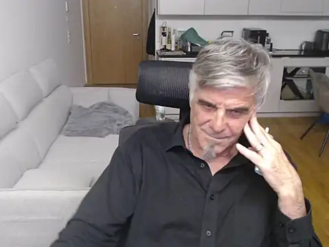 Buidapest online show from April 14, 2026, 12:48 am