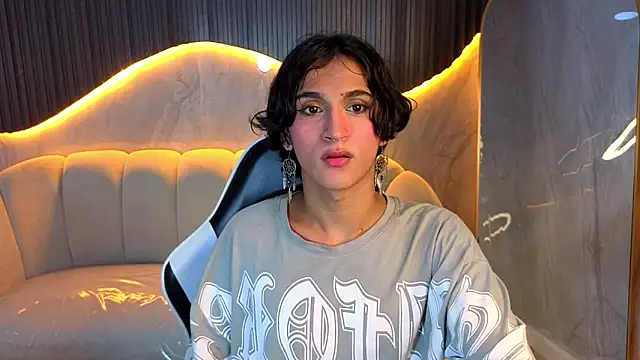 Snapshot of zoe_tp chatting on December 21, 2025, 12:57 am zoe tp online show from December 21, 2025, 12:57 am