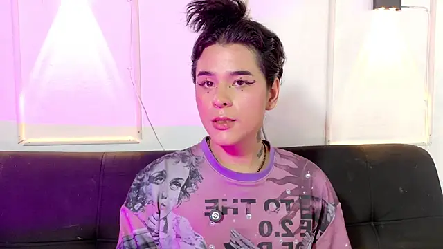 Angel-umbra online show from April 14, 2026, 4:34 pm