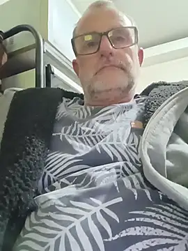 Snapshot of nard53 chatting on June 24, 2026, 10:40 pm nard53 online show from June 24, 2026, 10:40 pm