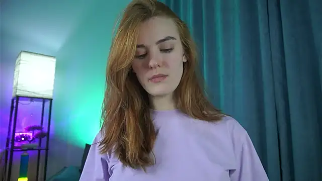 Snapshot of foxy_cute4you chatting on February 19, 2026, 7:33 pm foxy cute4you online show from February 19, 2026, 7:33 pm