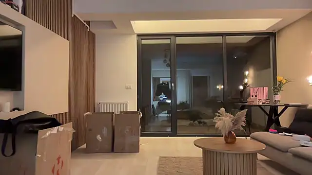 Snapshot of Jolienne chatting on February 22, 2026, 9:49 pm Jolienne online show from February 22, 2026, 9:49 pm