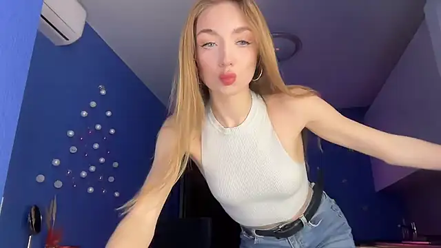 Snapshot of Jolienne chatting on January 5, 2026, 7:06 pm Jolienne online show from January 5, 2026, 7:06 pm