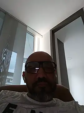 Snapshot of Calloyero2000 chatting on July 19, 2026, 5:32 pm Calloyero2000 online show from July 19, 2026, 5:32 pm