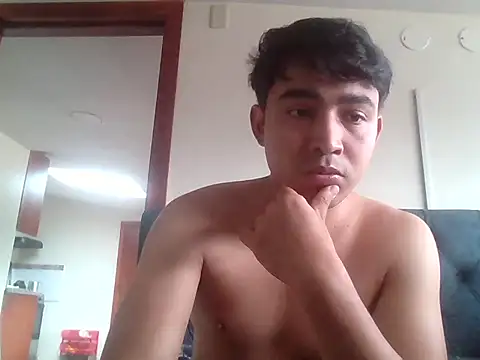 Snapshot of augustboyy chatting on November 17, 2025, 2:43 pm augustboyy online show from November 17, 2025, 2:43 pm