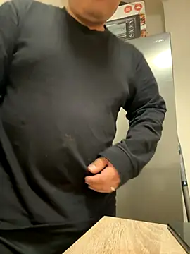 Pelotas2000 online show from December 5, 2025, 1:27 am