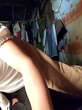 Lee-Thee online show from November 18, 2025, 11:48 pm