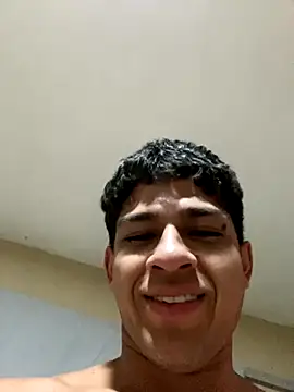 Snapshot of Benjxmin_077 chatting on November 17, 2025, 7:01 am Benjxmin 077 online show from November 17, 2025, 7:01 am