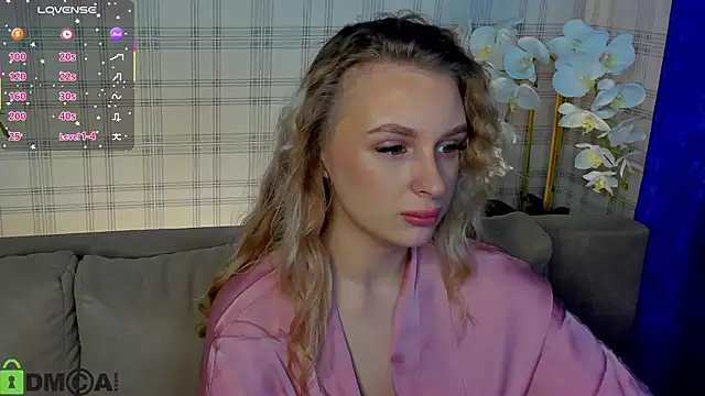 Snapshot of KiraRuiz chatting on February 27, 2026, 1:17 am KiraRuiz online show from February 27, 2026, 1:17 am