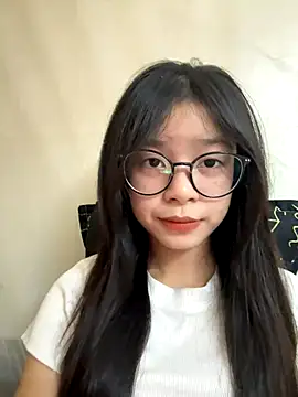 Snapshot of mau155_ chatting on November 18, 2025, 7:11 am mau155 online show from November 18, 2025, 7:11 am