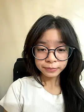 Snapshot of mau155_ chatting on November 17, 2025, 1:15 pm mau155 online show from November 17, 2025, 1:15 pm